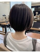 アフロート ルヴア(AFLOAT RUVUA)&nbsp;〔岩田莉奈〕地毛風縮毛矯正 ひし形ショートボブ 白髪染め 新宿