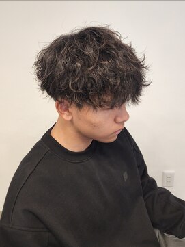 ニアウ 伊勢崎連取店(Niau) 刈り上げマッシュ波巻きシャドウパーマ