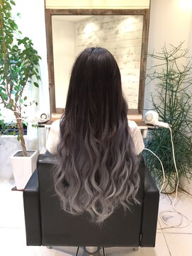 リゼル ユア 渋谷(RISEL YUA) シールエクステを使ったブルーシルバーのグラデーションhair
