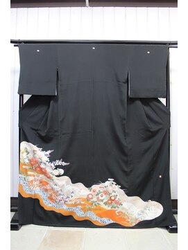 ルナクレセント (Luna crescent) 留袖LT-14　￥11000～(着付料込み)