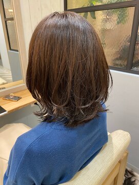 シー バイ ロンド 新宿(Sea by Lond) 【藤原三知代】今っぽいくびれミディ