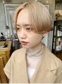 マッシュショートヘア丸みショートボブ20代30代表参道ハイトーン