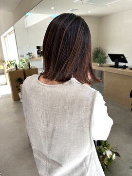 キュー(que) 前下がりパツンボブ