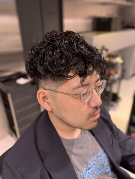 フランクスバーバーリザーブ 人形町店(FRANK’S BARBER RESERVE) スペインカールフェードK