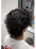 波巻きスパイラルウルフマッシュ黒髪ショート