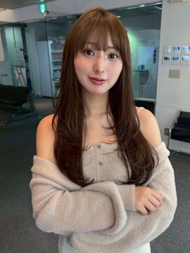 ユーフォリア 新宿通り(Euphoria) ロングレイヤー 斜めバンググレージュカラーデザインカラー