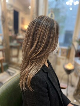 ソレイユ 新宿御苑前 (SOLEIL) ロングレイヤー