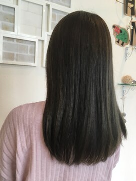 ヘアーアンドネイルフォレスト(Hair&Nail FOREST.) カーキグレーで深みカラー