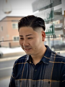 サリュー(SALUT) スキンフェード7:3