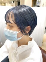 カモン(CAMON) くすみブルーの丸みショート(ブリーチあり)