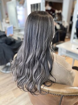 リファイン バイ アフィナー 本厚木店(Refine by Afinar) 艶めきコントラストハイライト【本厚木】