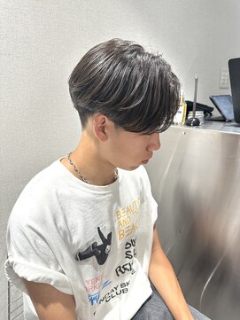 オグジュアリー 表参道(aux.) 毛流れセンターパート