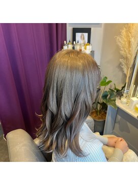 ソフ(soph) 透明感カラーでゆる巻き可愛いセミロング