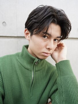 ニコ トウキョウ ロジック(nico TOKYO Logic) センターパートニュアンスパーマフェザーパーマ