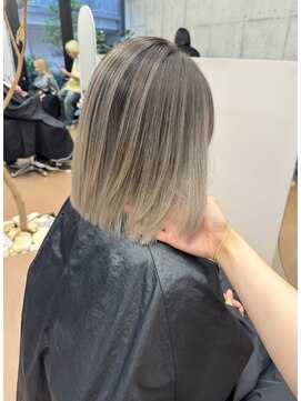 ヌエン 渋谷(NU/EN) グレージュバレイヤージュ