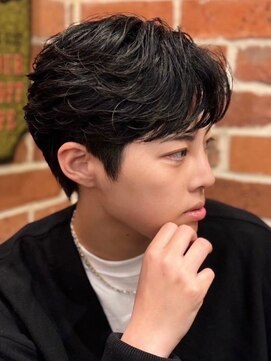 ヒロギンザ 神田店(HIRO GINZA) センターパートフェザーパーマ