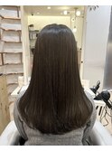 オリーブベージュ