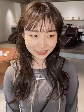 リチウム(LITHIUM...) ロング 顔まわりカット オリーブカラー 艶カラー