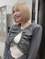 エイチ(811)&nbsp;ウルフボプ裾カラーボブウルフシルバーアッシュ天使の羽バング