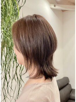 シュシュ(SHU-SHU)の写真/シークレットハイライト(白髪ぼかし)・白髪活かしでオシャレを楽しめる◎