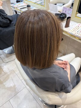 アッシュ 千歳烏山店(Ash) 40代50代60代大人ショートボブ白髪ぼかし脱白髪染めハイライト