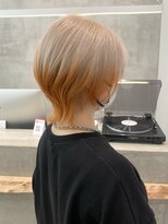 ダブルトーキョー シブヤ(W-TOKYO SHIBUYA)&nbsp;ショートウルフカットハイトーンブリーチミルクティーカラー