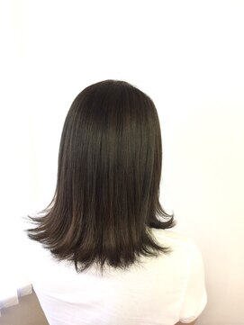 ヘアーデザイン オアジ(OASI) 外ハネ大人可愛いスタイル