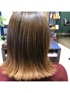 シルバ(SILVA) 外ハネグラデーションカラーボブ