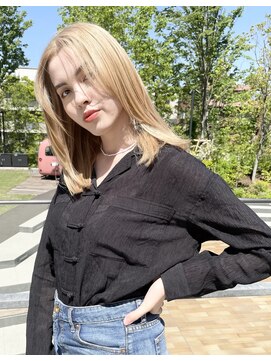 トルネード(TORNADO) 韓国風外国人風レイヤーカット ホワイトカラー　ヨシンモリ