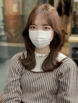 フォンズ(FONS)&nbsp;大人可愛いレイヤーミディアム くびれヘア 小顔顔まわりカット