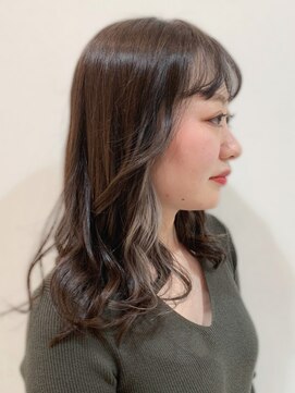 ヘアーデザイン ミヤビ 広尾(HAIR DESIGN MIYABI) グレージュヘアに可愛くて格好いい!シルバーのインナーカラー
