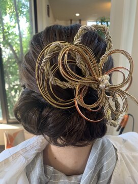 エフプロモーションアルティア(ALTiA) ふんわりシニヨンスタイル