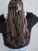 マリアナ(Mariana)&nbsp;ハイライトショートヘアレイヤーカットダブルカラー