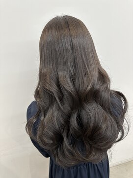 クム(kumu) グレージュカラー