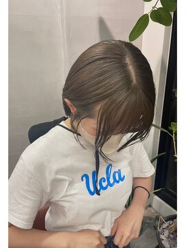 ニール 名古屋 伏見 丸の内(NEELU) 【Neelu_hina】ワンカラーで作るオリーブベージュ