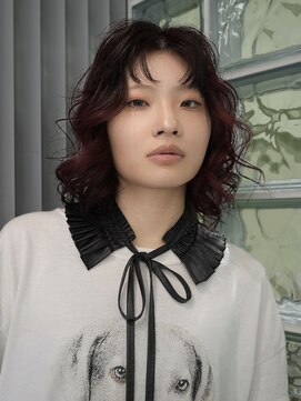 ユーリ(JUURI) ボルドー/ワインレッド/ボブ/暖色/レイヤーカット