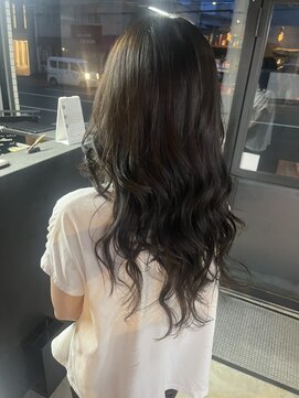 リンダイーロ(Linda Hiro) 【札幌円山】ロングレイヤー/カーキ/グレージュ/透明感カラー