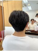 メンズスタイル　センターパート　フェザーショート