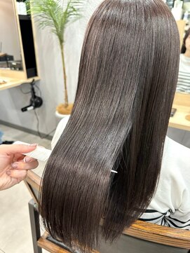 アトレ 梅田店(attrait) ツヤ感のあるブラウンロング × カット×カラー×トリートメン