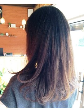 カシュカシュヘア(Cache-Cache hair) 肩したのレイヤースタイルコテしあげ~柔らかなWAXを添えて~