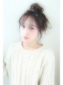 ラフなカールのお団子ヘアアレンジ