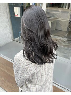 サク(Sac.) 赤みを消した大人可愛いグレージュカラー　Sac.栃木優佑