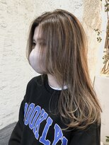 ペネロープ(Penelope)&nbsp;ロングレイヤー/長め前髪/ハイライト/ベージュ系