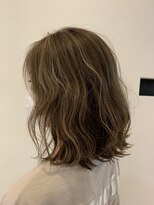 ディア(Dia) 極細ハイライトで立体感のあるカラーリングになります!!