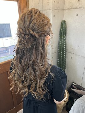 ラグズ 茅ヶ崎(LAGUZ) 【ヘアセット】 ハイトーンにも映える♪ハーフアレンジ