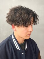 バース バイ ハピネス(BIRTH by happiness)&nbsp;ツイストスパイラルパーマ　センターパート　men's
