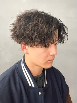 バース バイ ハピネス(BIRTH by happiness) ツイストスパイラルパーマ　センターパート　men's