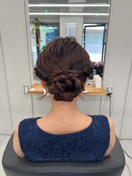 バルベストーキョーサウス(BARBES TOKYO SOUTH) 大人可愛いアップスタイル【清板】