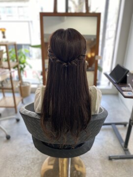 スタジオフツーロ バイ ビーヘアー(STUDIO FUTURO by BEhair) プルエクステ