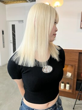 リヴ ウメダ(LIV umeda) ホワイトブロンド/トリプルカラー/ダブルカラー【梅田】